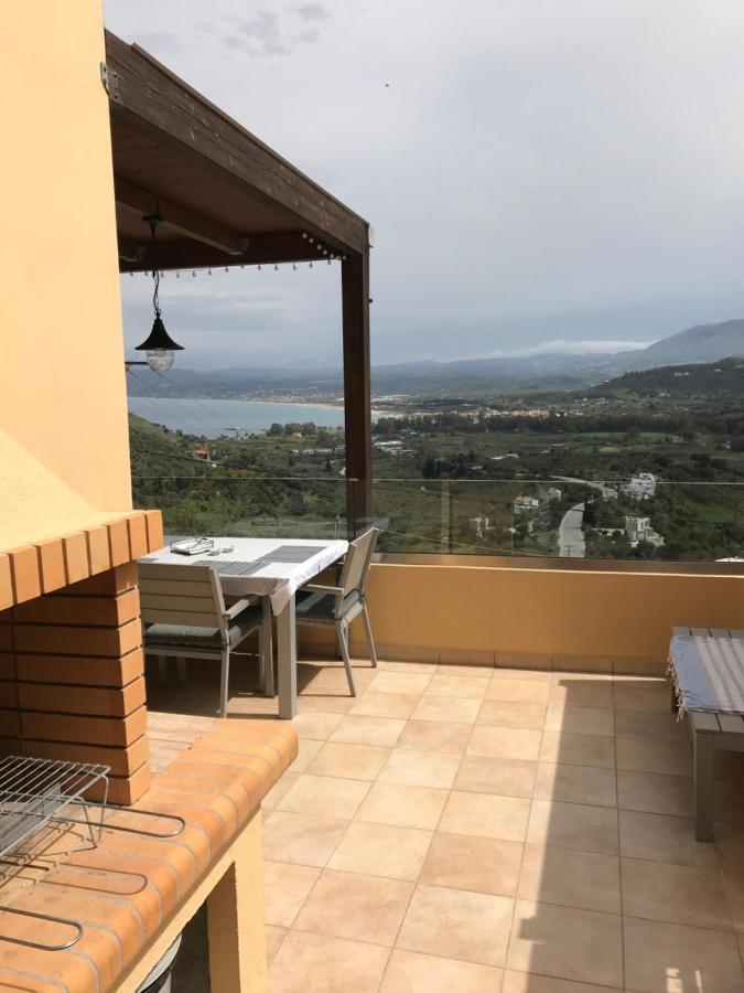 Arbutus - Relaxing Apartment With Fantastic Views Γεωργιούπολη Εξωτερικό φωτογραφία