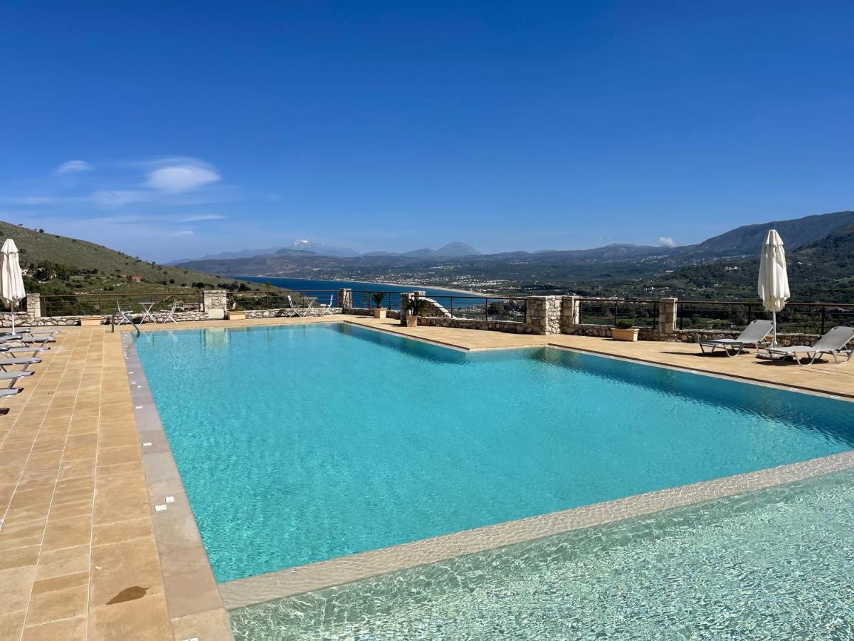 Arbutus - Relaxing Apartment With Fantastic Views Γεωργιούπολη Εξωτερικό φωτογραφία